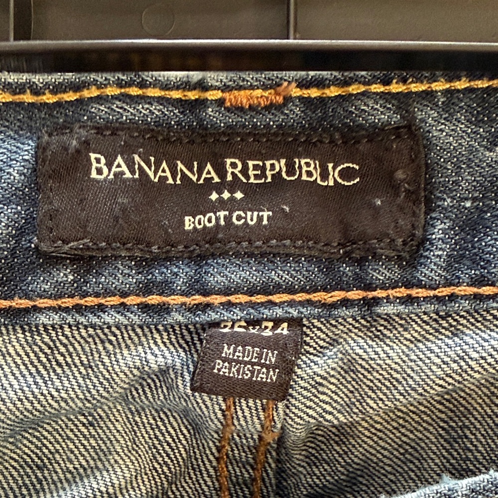 Banana Republic Men's Classic Indigo Bootcut Jeans - Picture 7 of 8